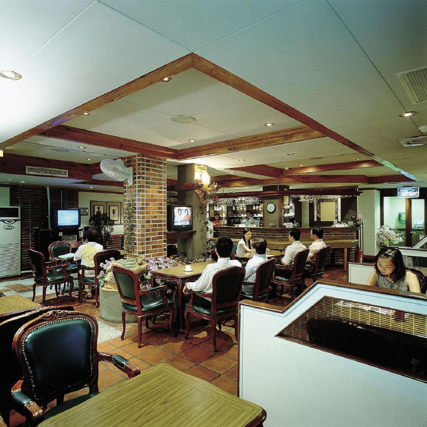 龍昇商務休閒飯店 Юнкан Экстерьер фото